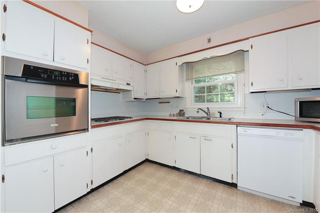 1212 Chanteloup Drive - Photo 7
