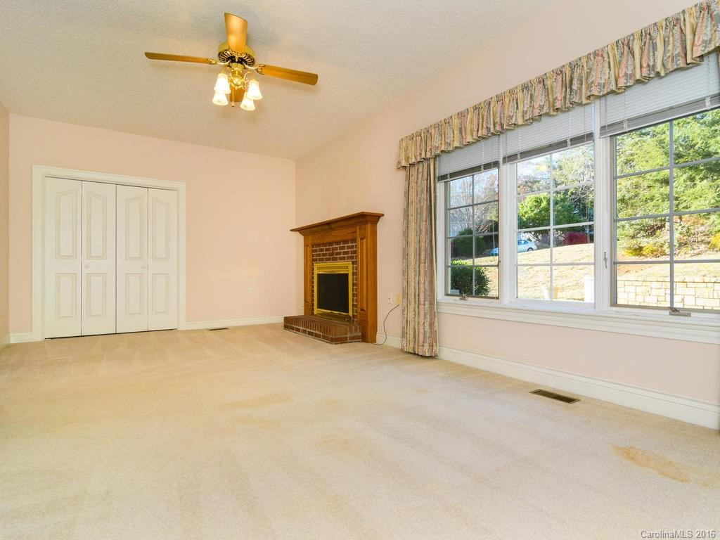 10 Tiverton Lane #27 - Photo 15