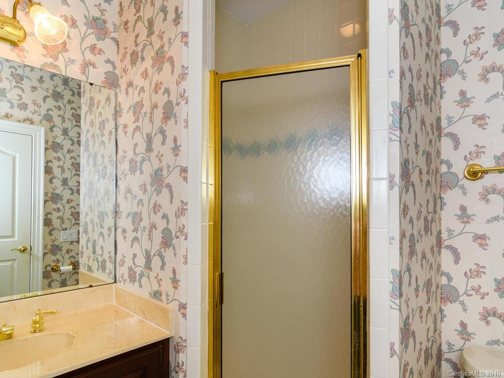 10 Tiverton Lane #27 - Photo 16