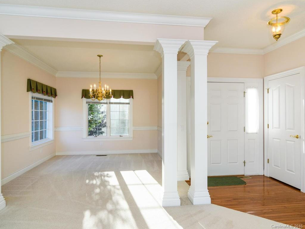 10 Tiverton Lane #27 - Photo 5
