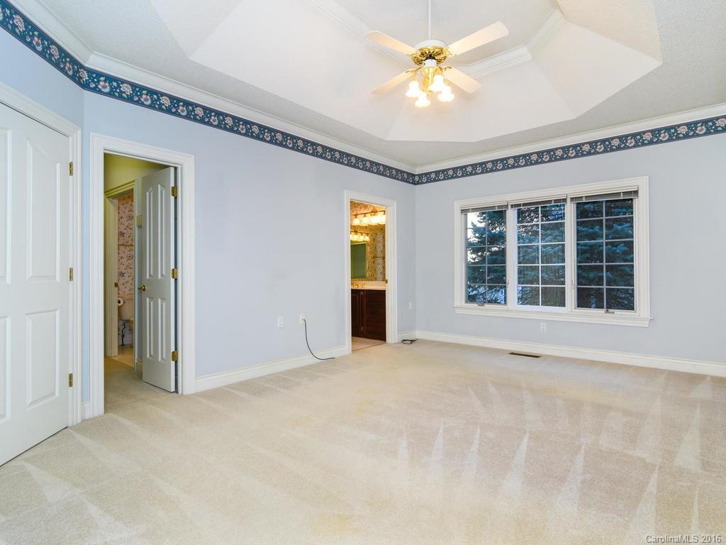 10 Tiverton Lane #27 - Photo 10