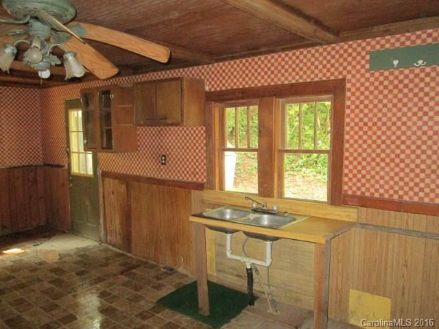 807 Crawford Road - Photo 18