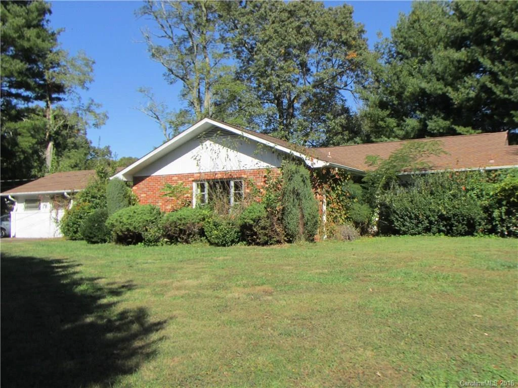 1807 Country Club Road