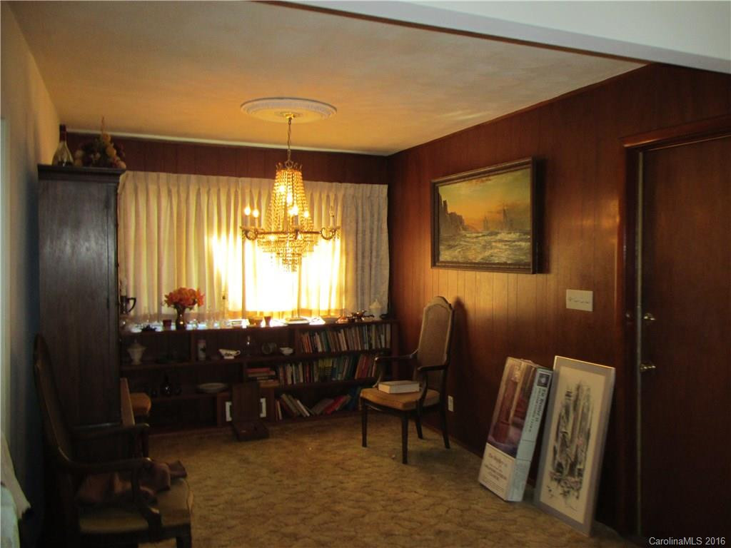 1807 Country Club Road - Photo 5