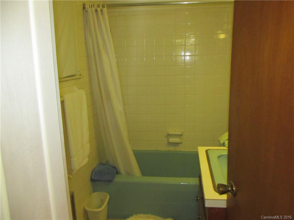 1807 Country Club Road - Photo 8
