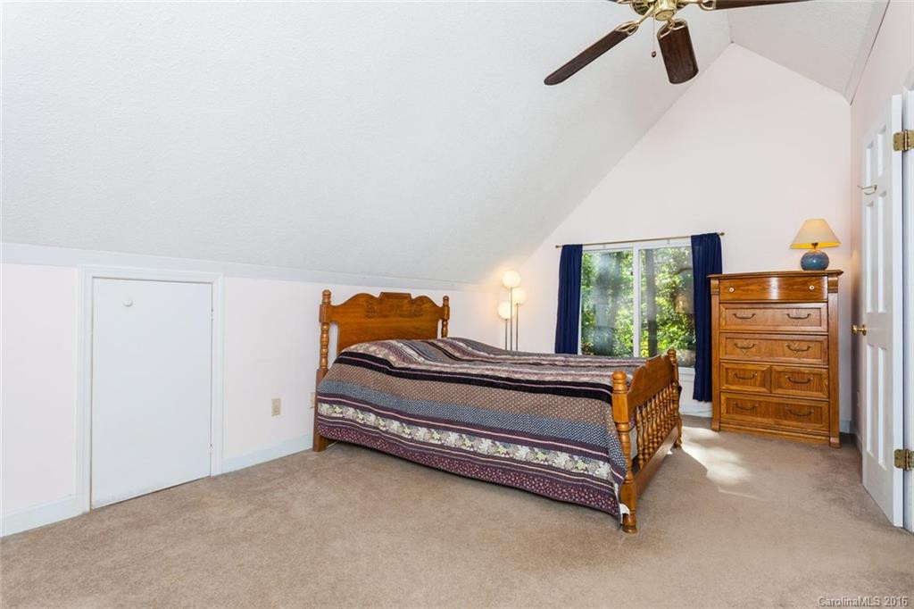 13 Oak Leaf Drive - Photo 12