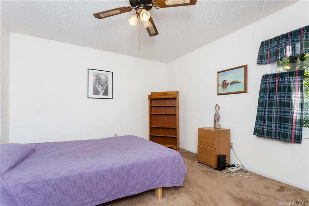 13 Oak Leaf Drive - Photo 16
