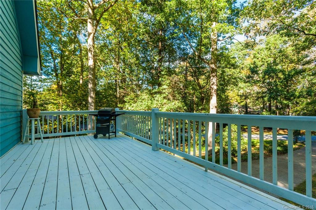 13 Oak Leaf Drive - Photo 4