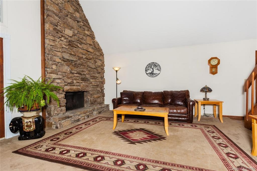 13 Oak Leaf Drive - Photo 6