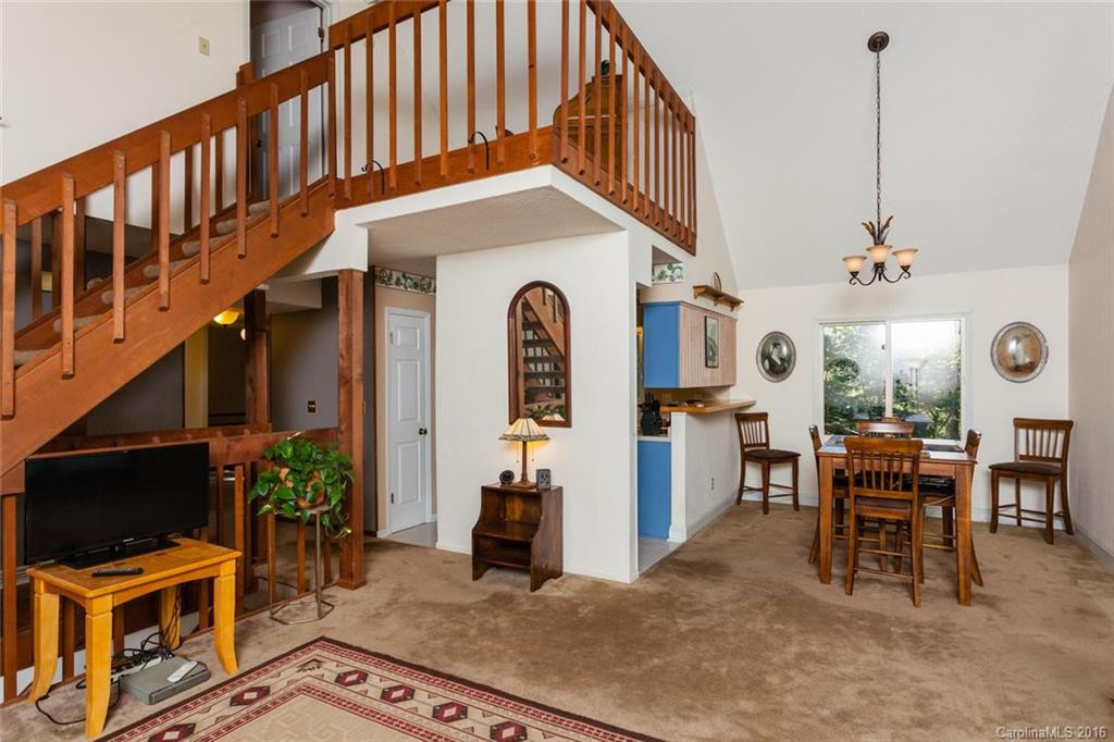 13 Oak Leaf Drive - Photo 8