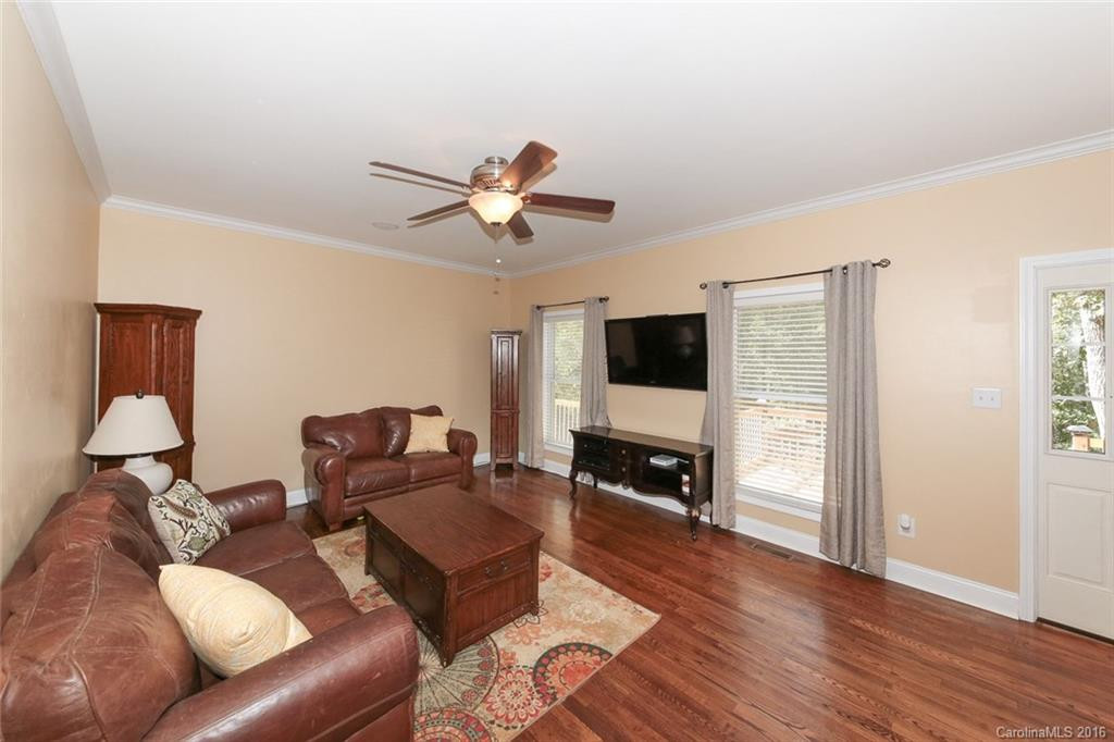 206 Kimzey Road - Photo 4