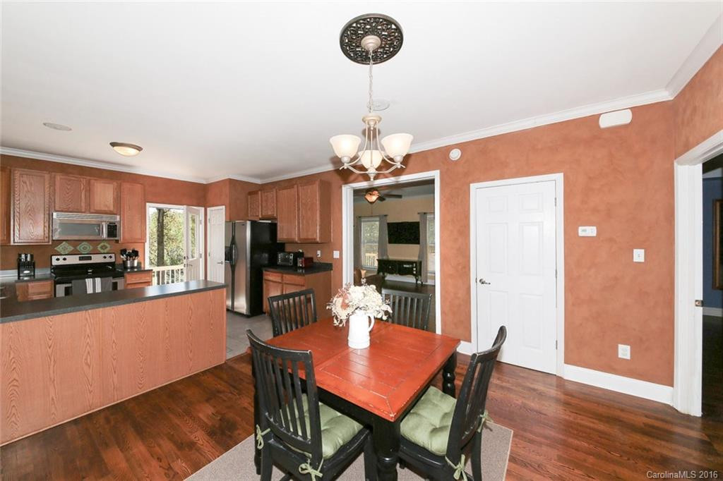 206 Kimzey Road - Photo 7