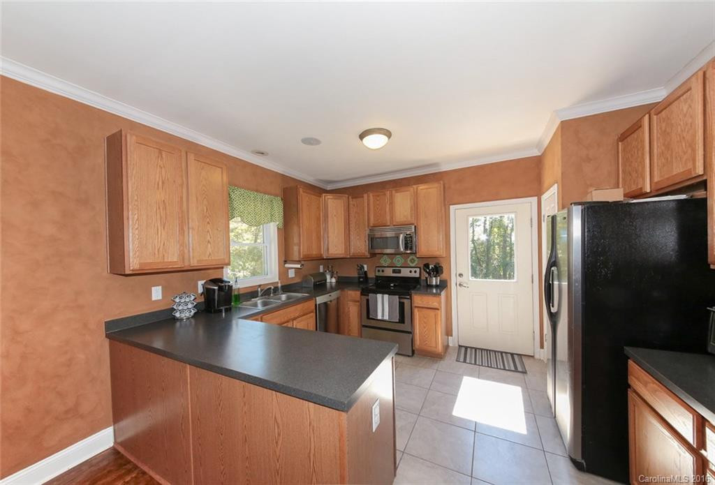 206 Kimzey Road - Photo 10