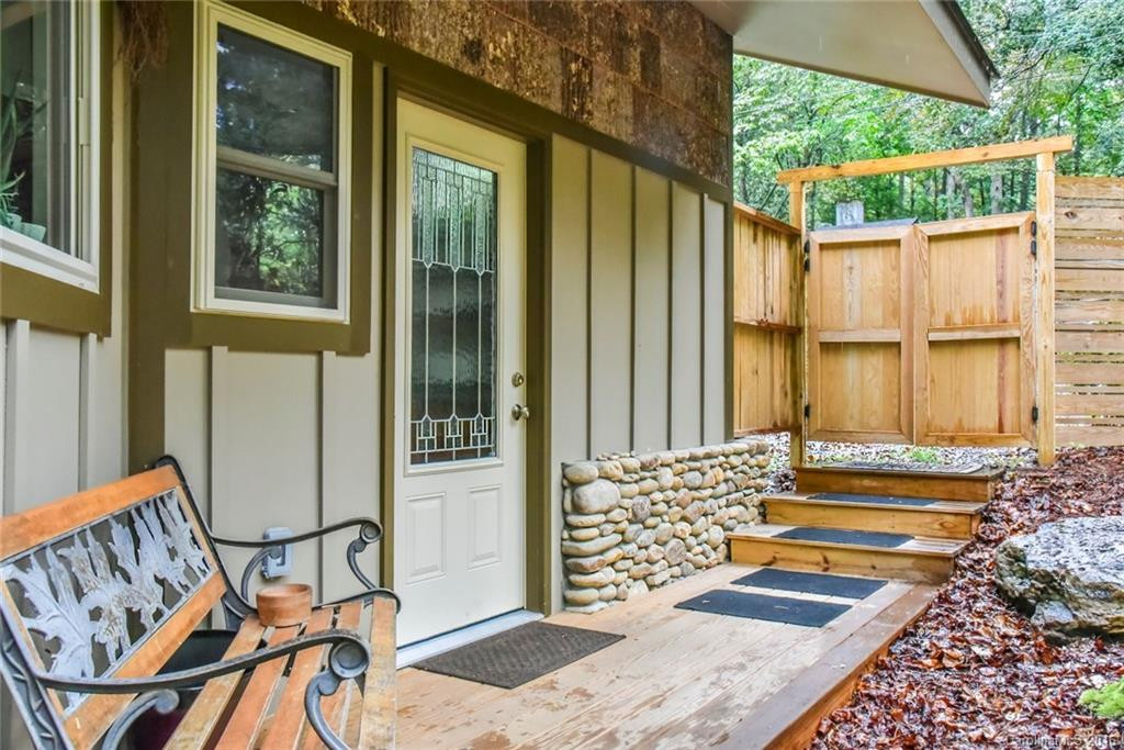 701 Azalea Avenue - Photo 2