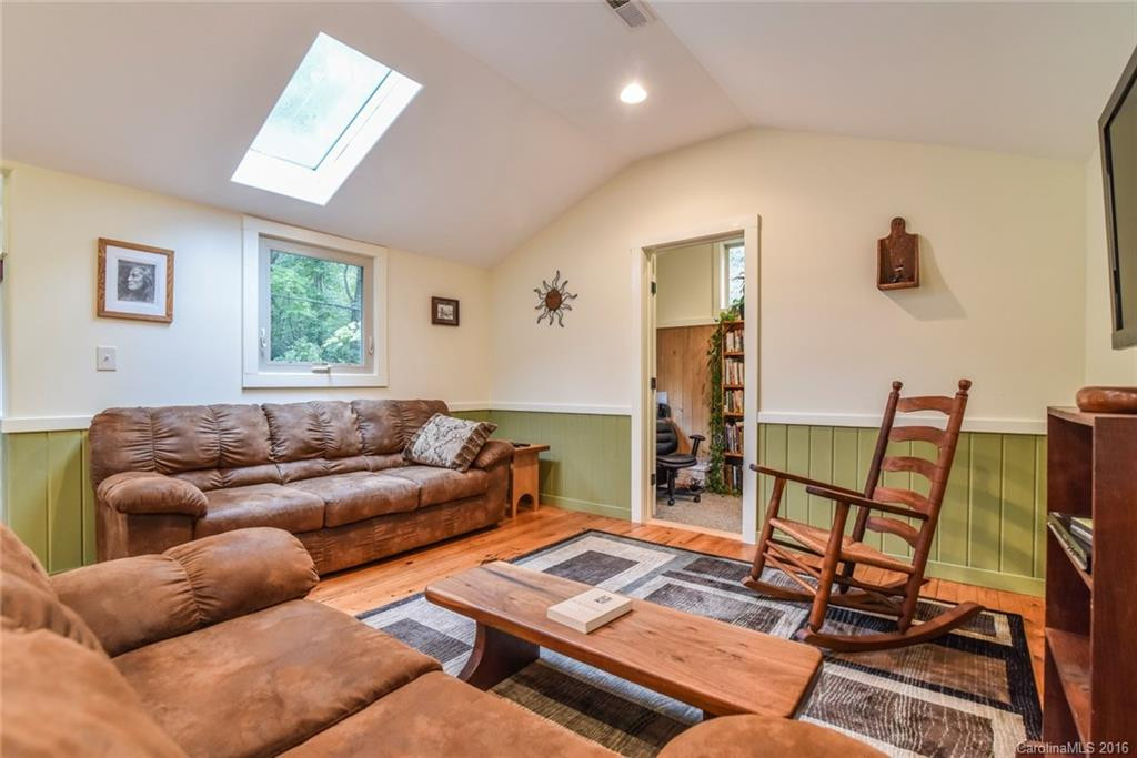 701 Azalea Avenue - Photo 3