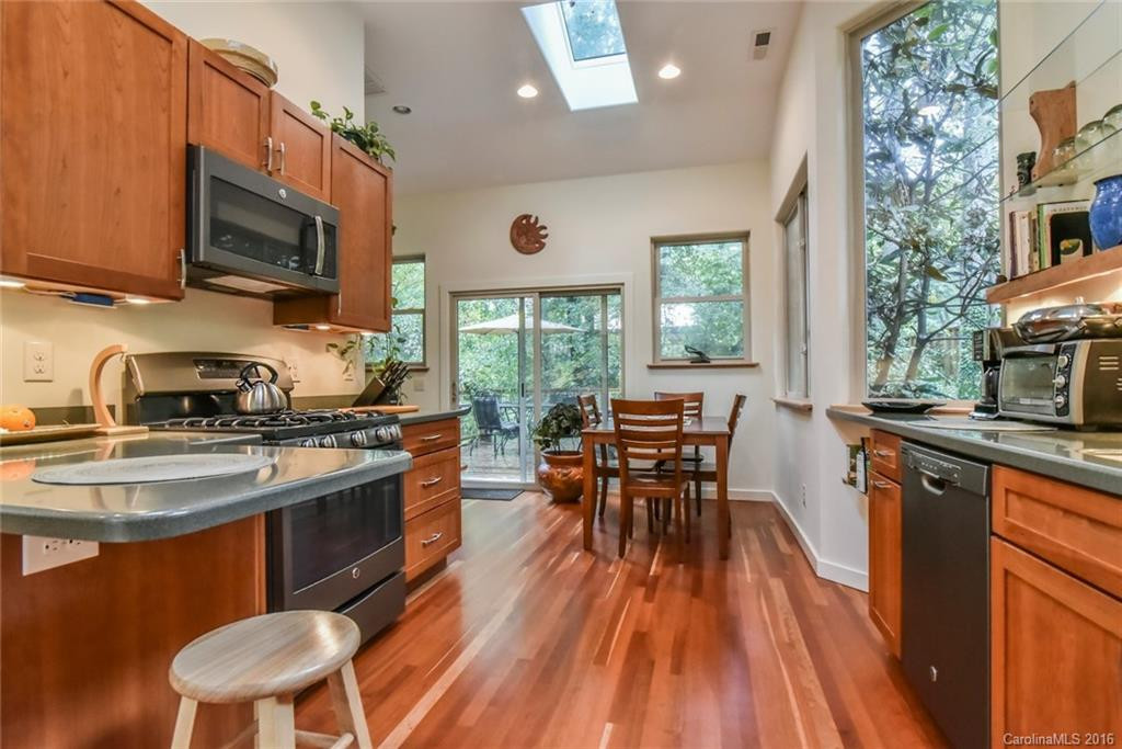 701 Azalea Avenue - Photo 8