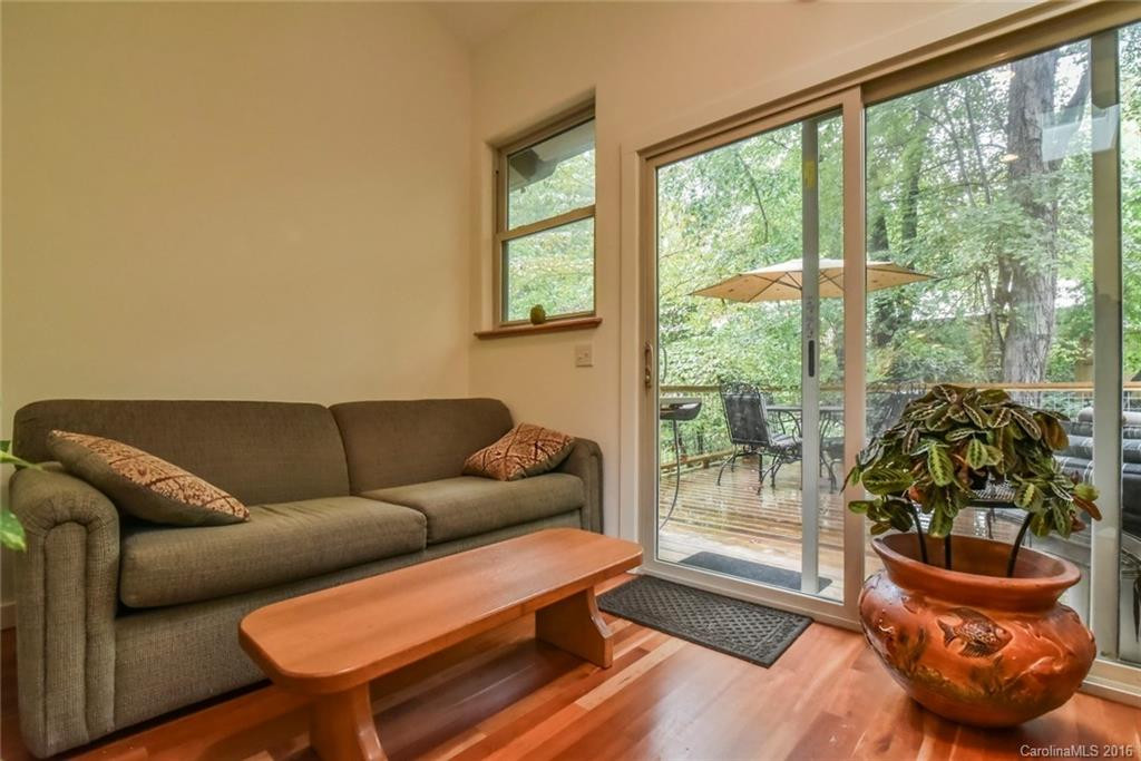 701 Azalea Avenue - Photo 9