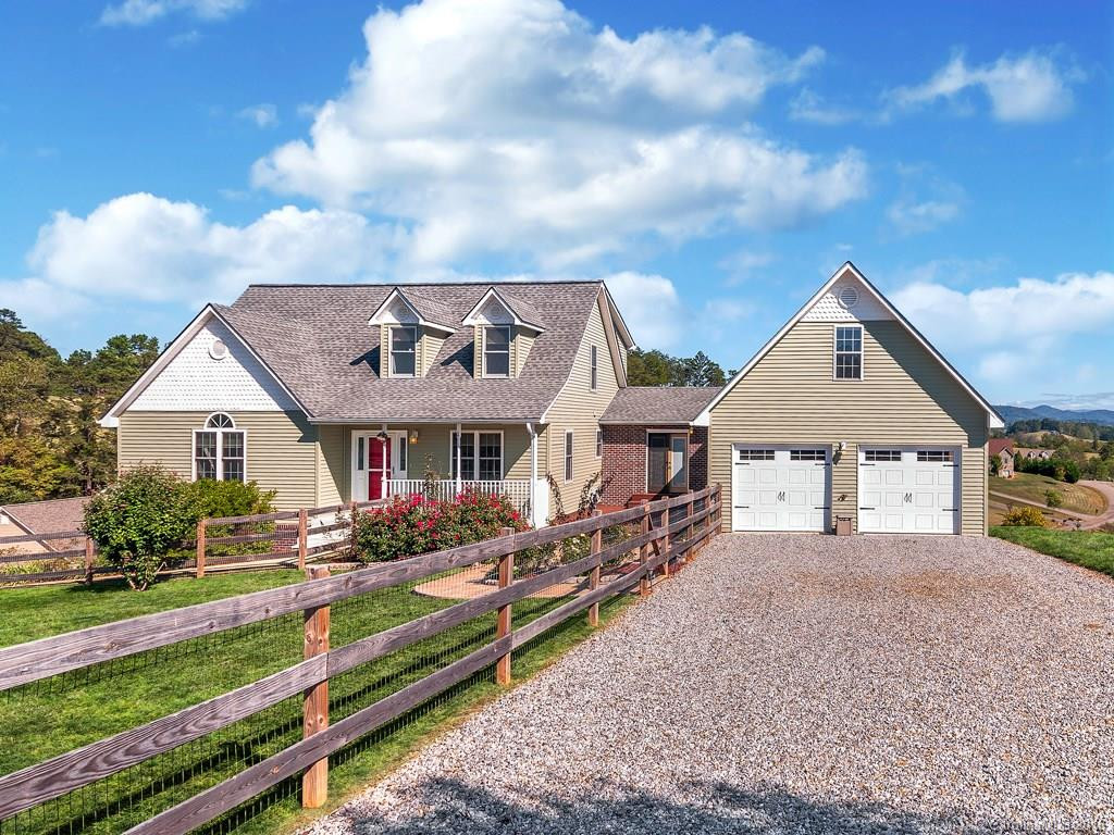 439 Ridgeview Road - Photo 2