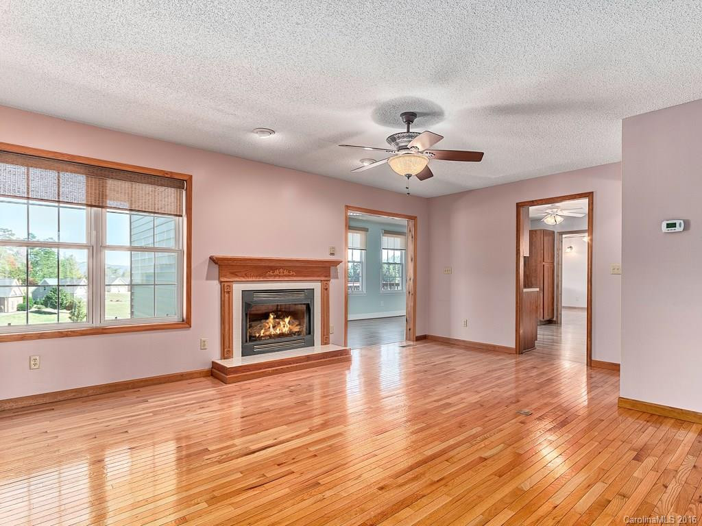439 Ridgeview Road - Photo 3