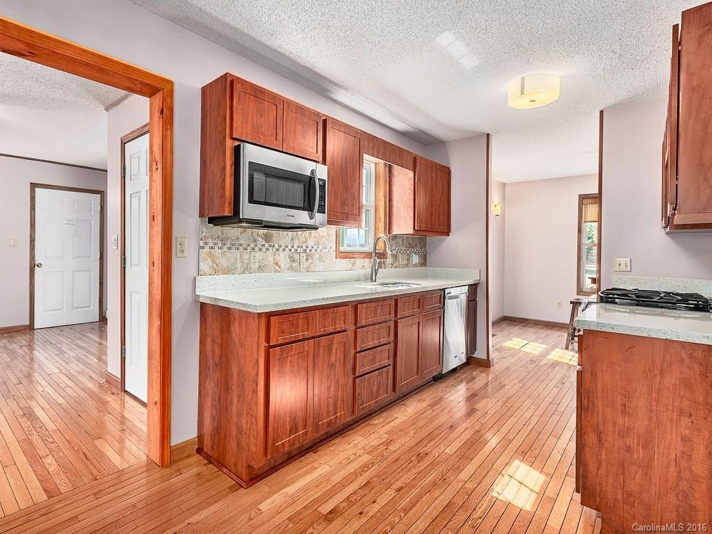 439 Ridgeview Road - Photo 6