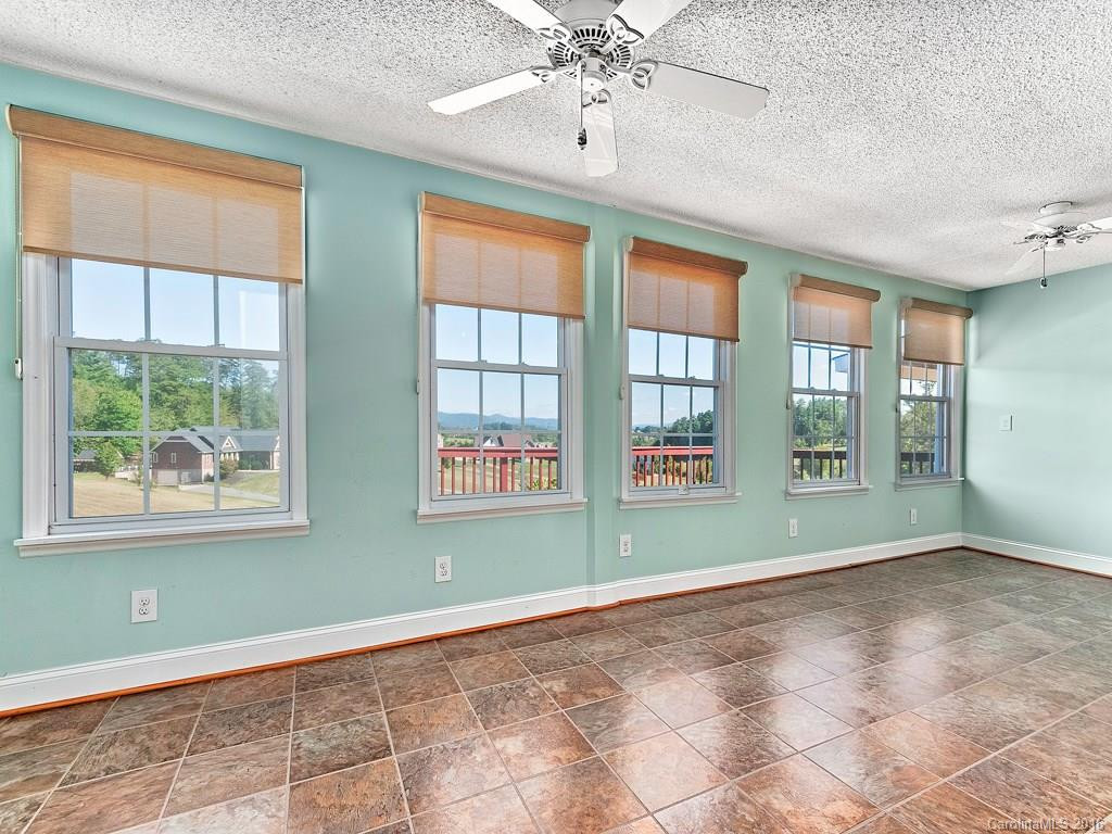 439 Ridgeview Road - Photo 7