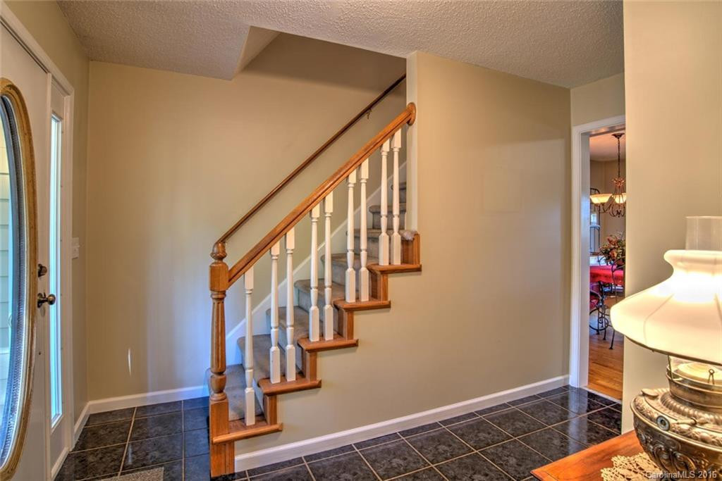12 Sabrina Drive - Photo 3