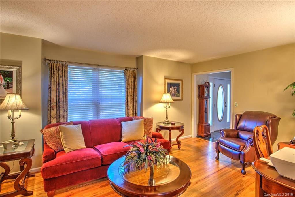 12 Sabrina Drive - Photo 5