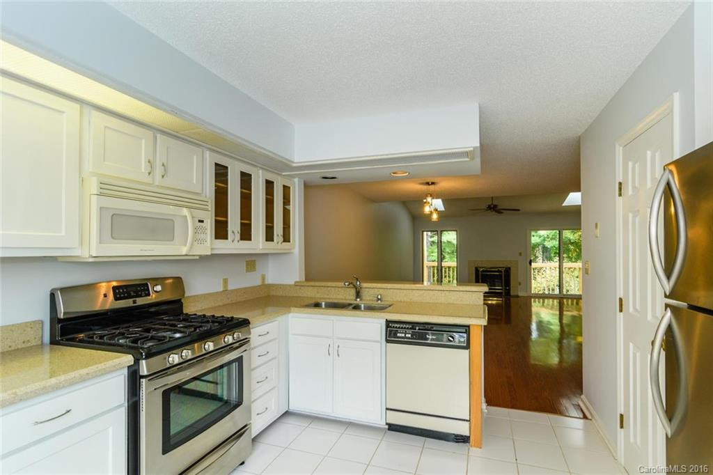 121 Beaver Ridge Road #121 - Photo 11