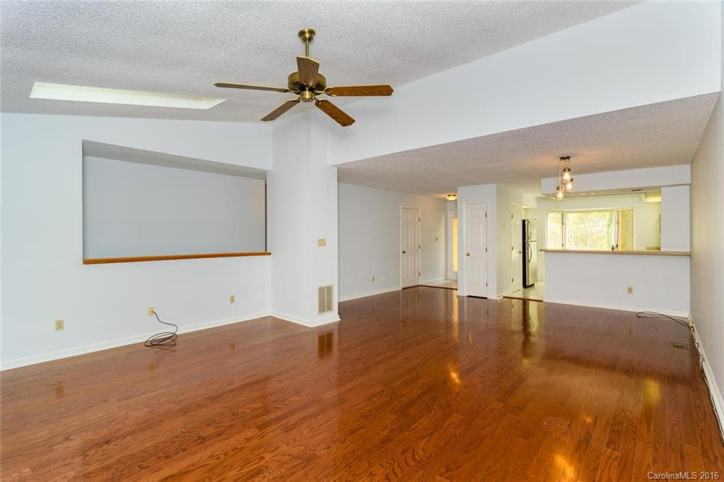 121 Beaver Ridge Road #121 - Photo 6