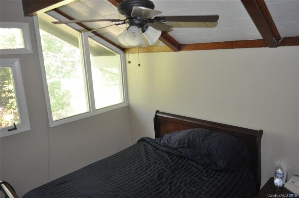 170 Pinoak Drive - Photo 2