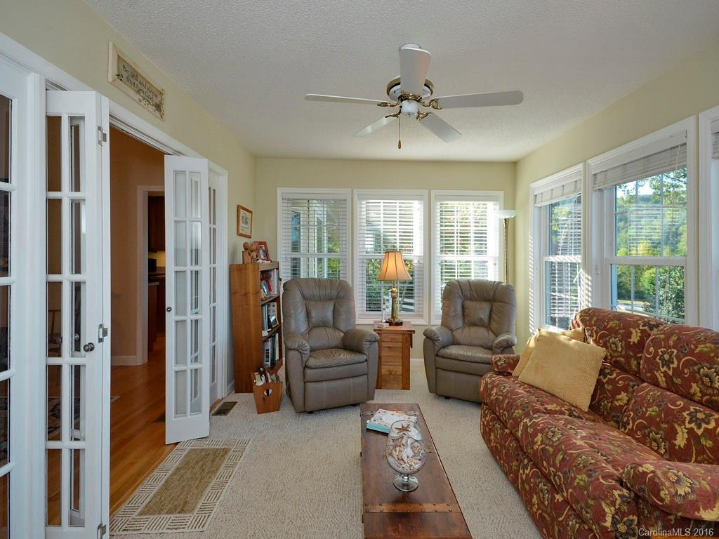 7 Creekside Court - Photo 8