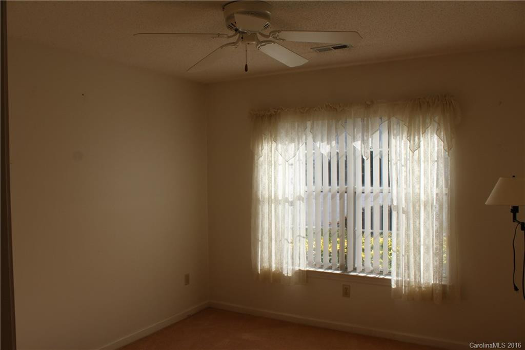 571 Woodfield Lane - Photo 11