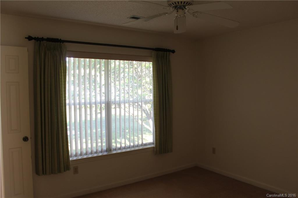 571 Woodfield Lane - Photo 12