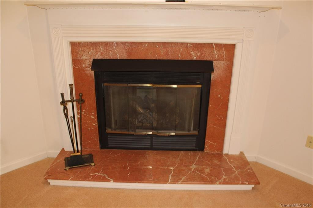 571 Woodfield Lane - Photo 3