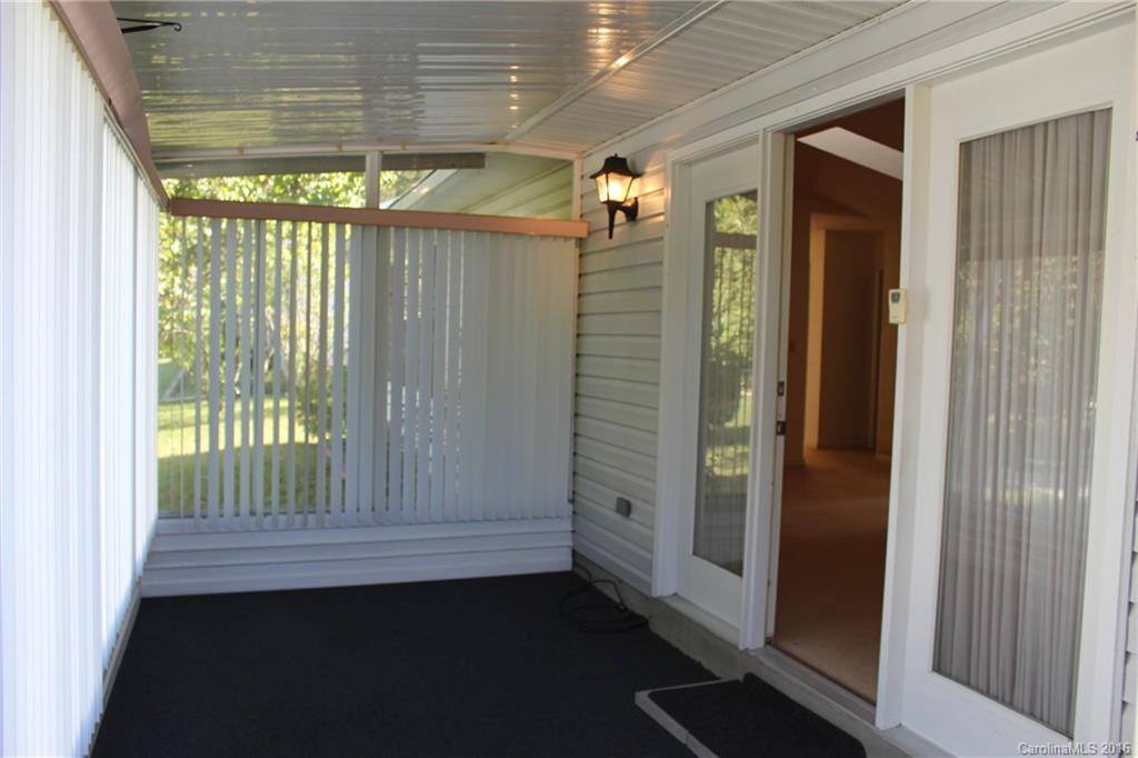 571 Woodfield Lane - Photo 5