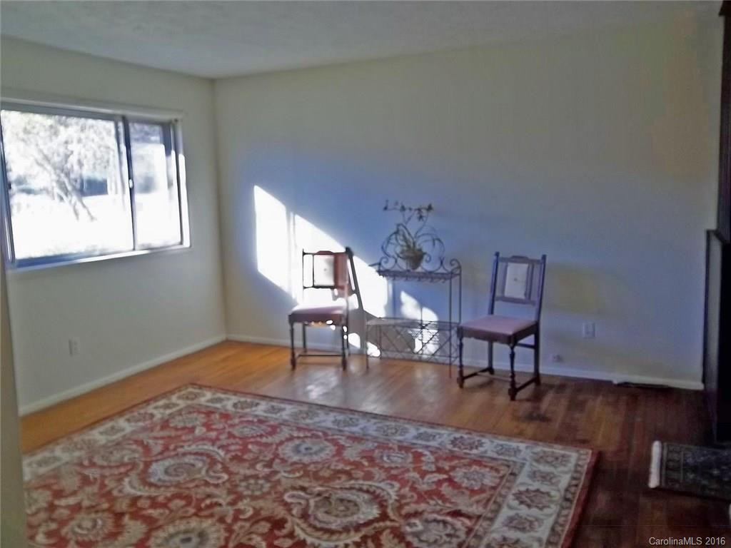 602 Crystal Drive #1 - Photo 4