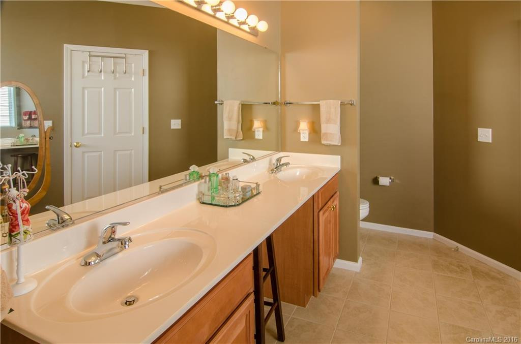 4 Holmes Lane - Photo 16