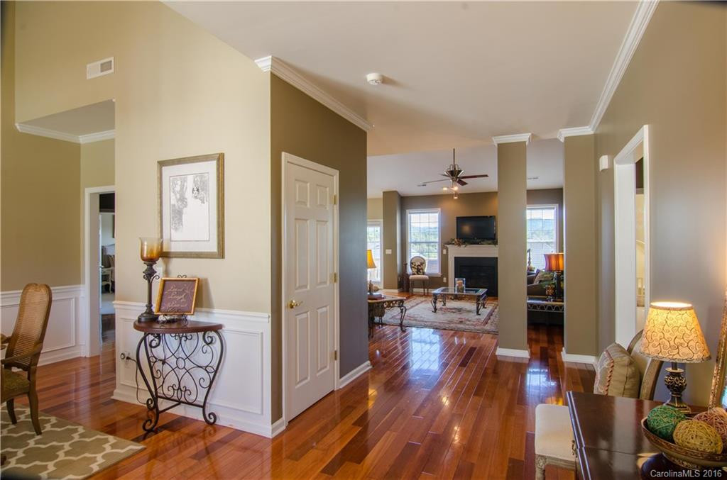 4 Holmes Lane - Photo 4
