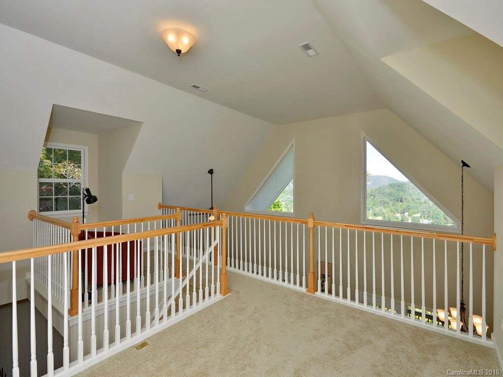 100 Russell Circle - Photo 11
