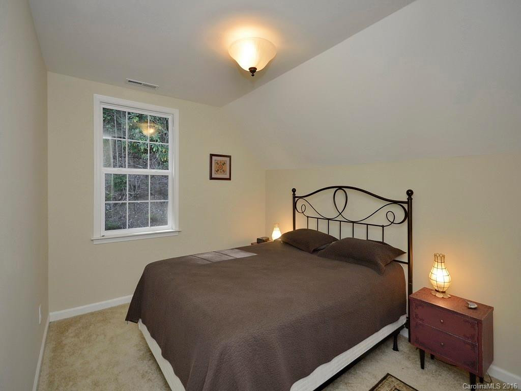 100 Russell Circle - Photo 12