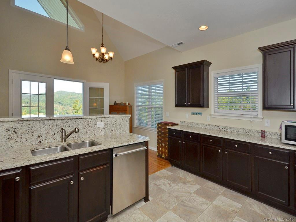 100 Russell Circle - Photo 8