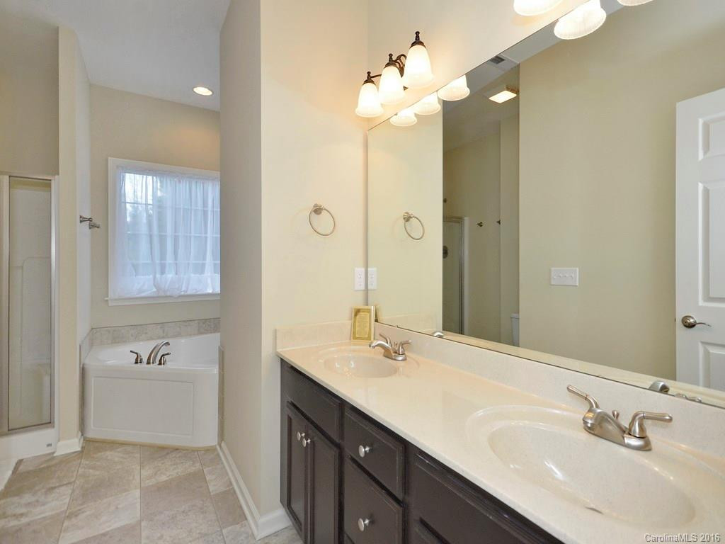 100 Russell Circle - Photo 10
