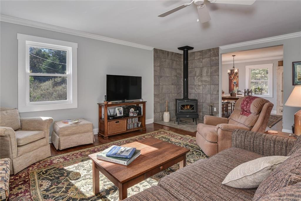 3325 Crooked Creek Road - Photo 2