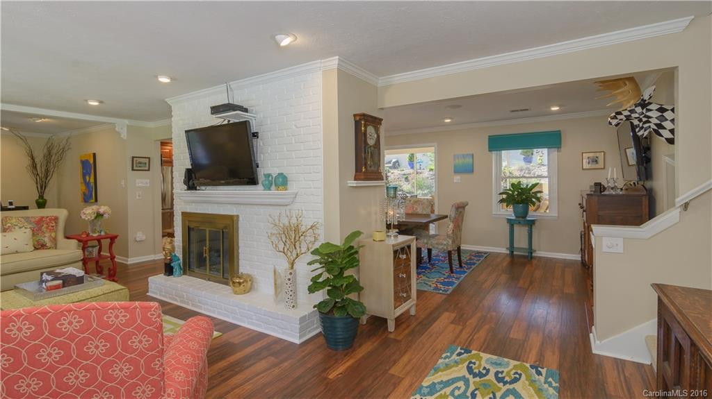 111 Dogwood Drive - Photo 3