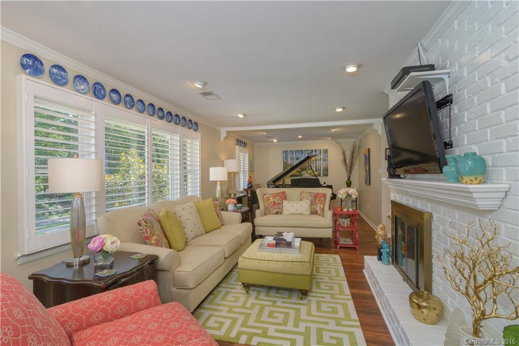 111 Dogwood Drive - Photo 4