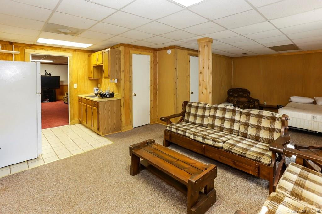461 Hunting Drive #B23, C - Photo 19