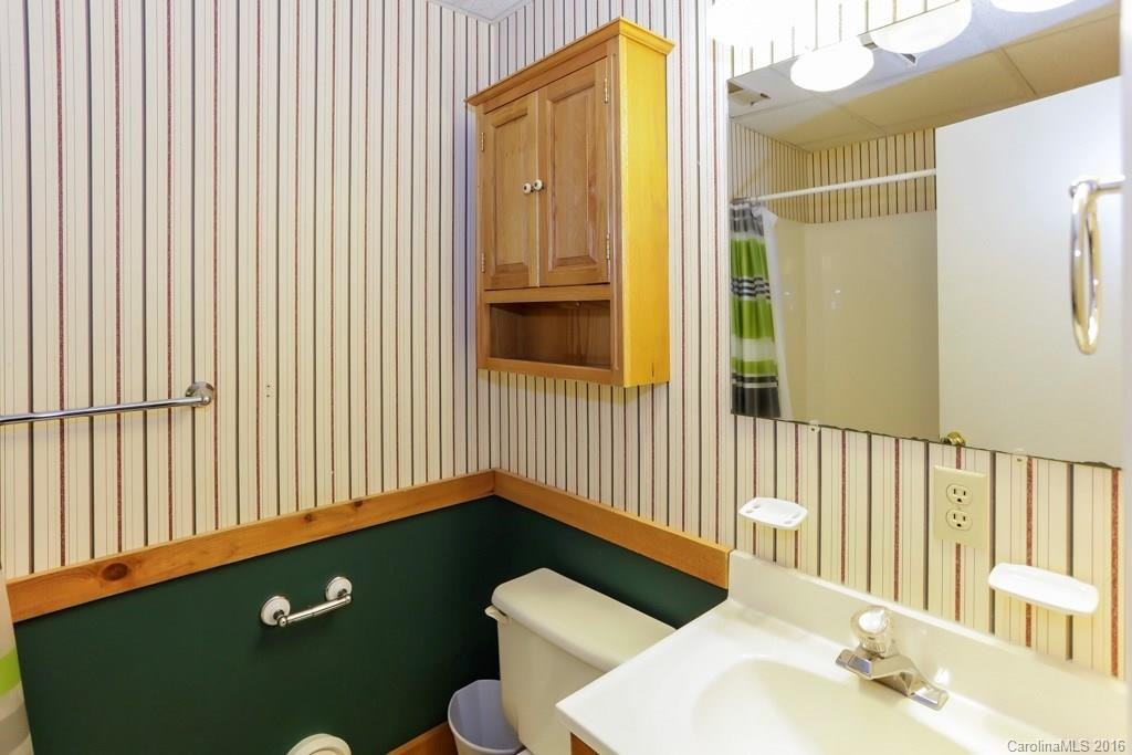 461 Hunting Drive #B23, C - Photo 21