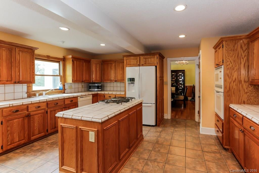 461 Hunting Drive #B23, C - Photo 5