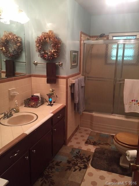 1653 Hendersonville Highway - Photo 5