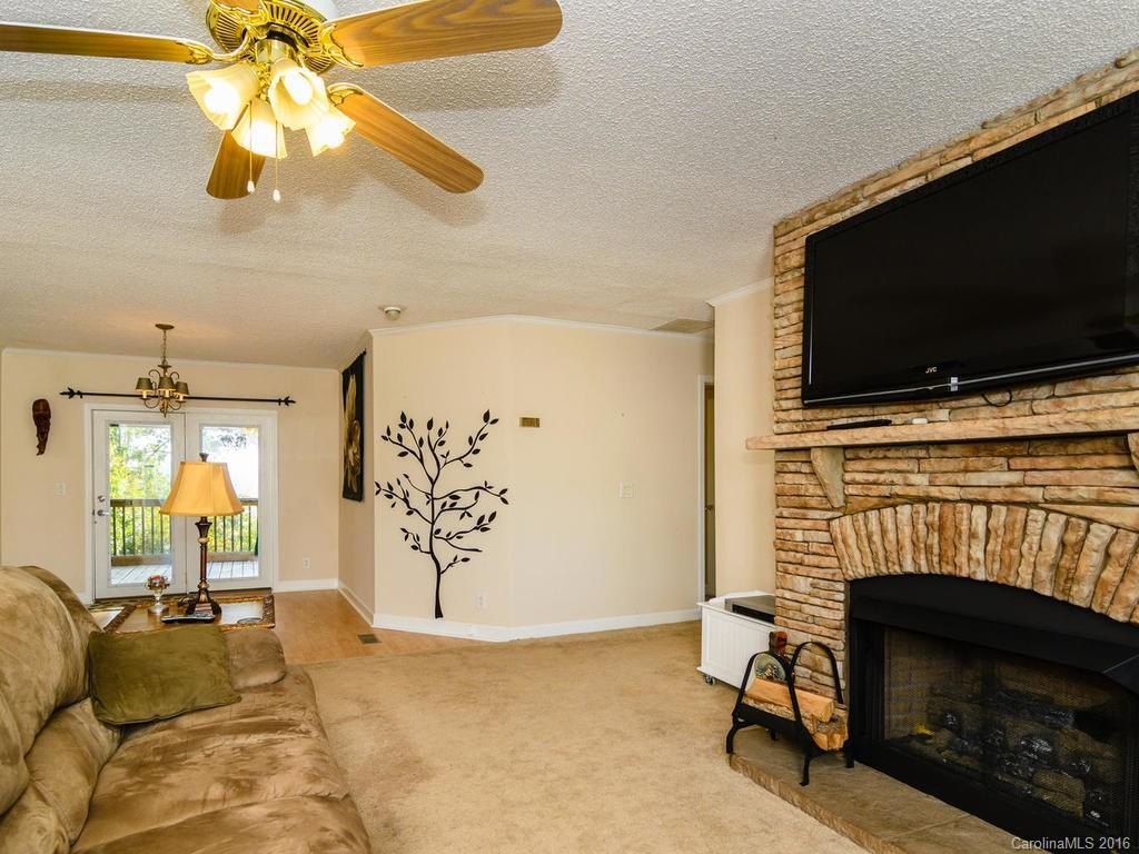 82 Colton Drive - Photo 4
